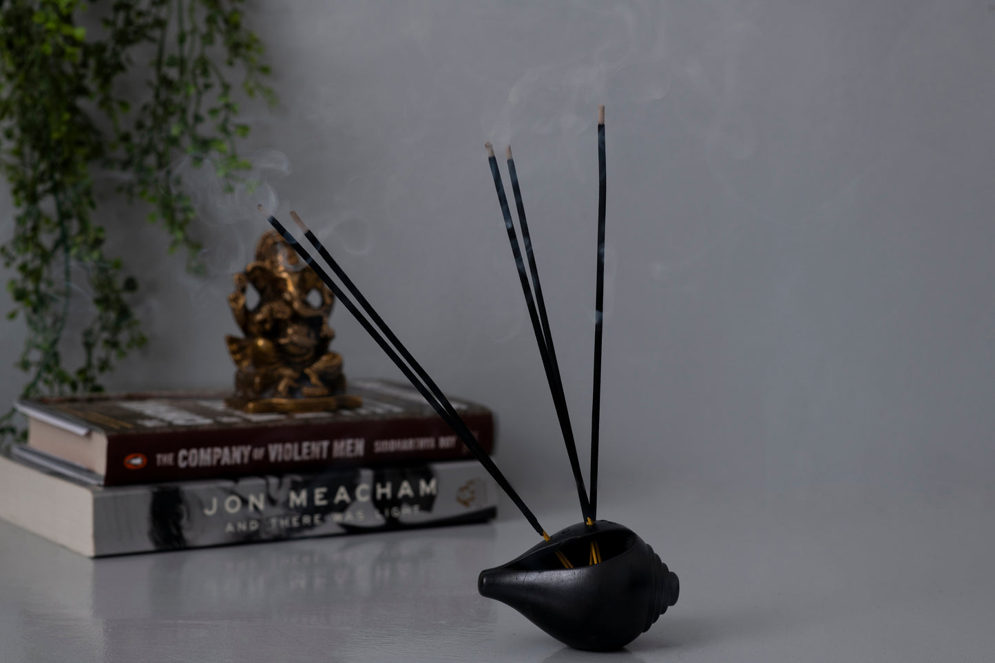 Shank Incense Holder: A Symphony of Serenity and Tradition