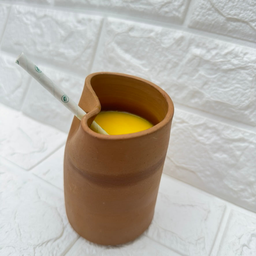 Mug with straw