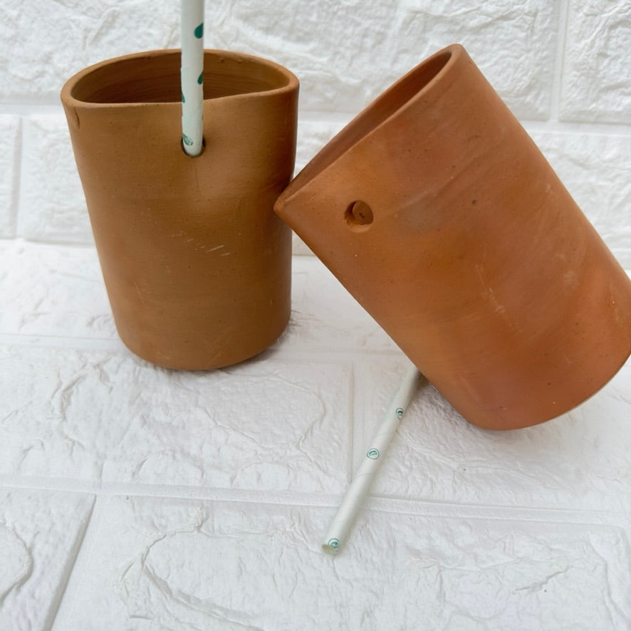 Mug with straw